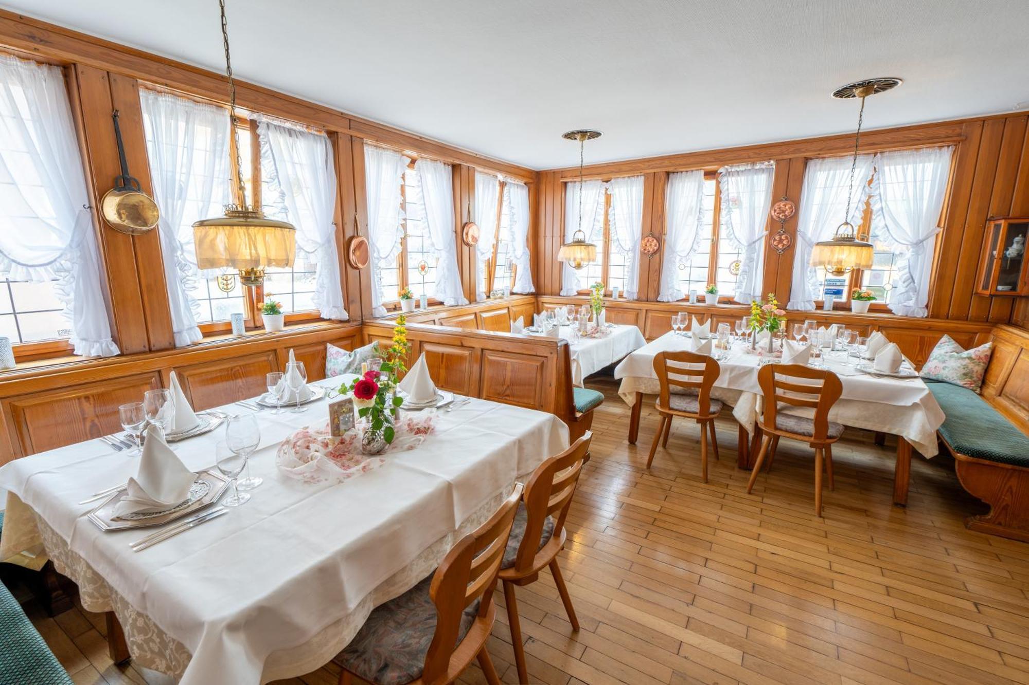 Hotel - Restaurant Traube Neuffen Экстерьер фото