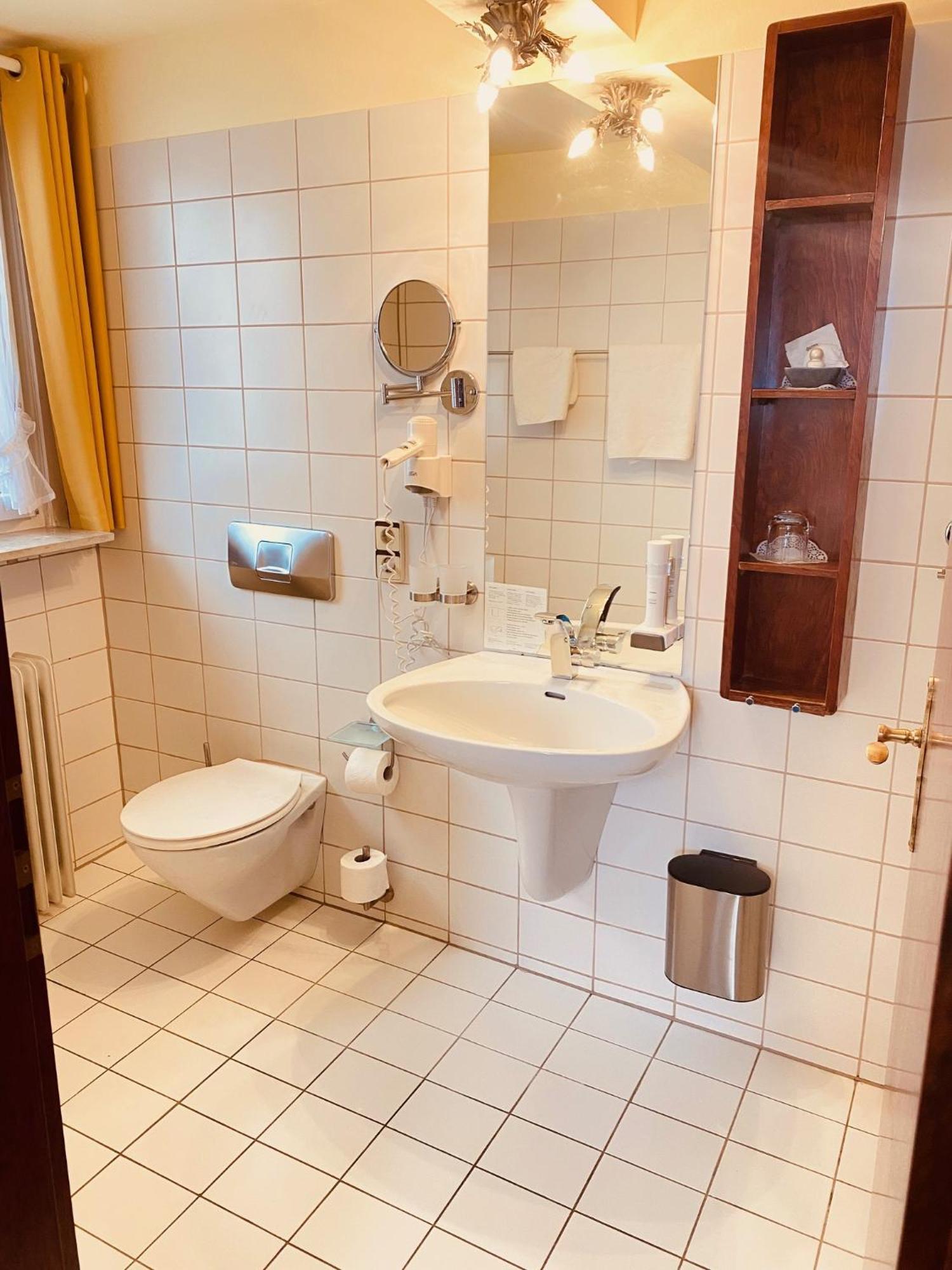 Hotel - Restaurant Traube Neuffen Экстерьер фото